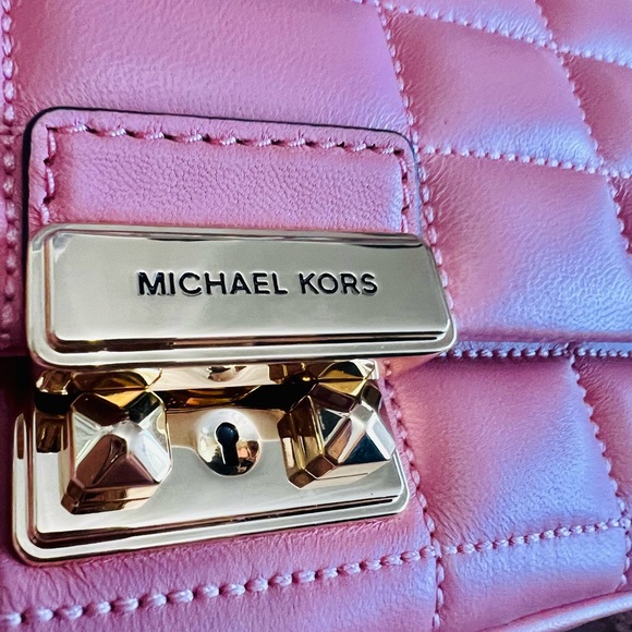 Michael Kors Quilted Pink and Gold Shoulder Bag - Picture 5 of 8